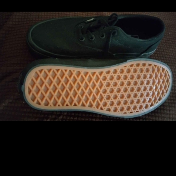 Vans NWOT womens size 5 - Picture 2 of 5